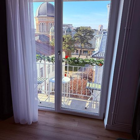 Aman 20 Apartment Крайова Екстериор снимка
