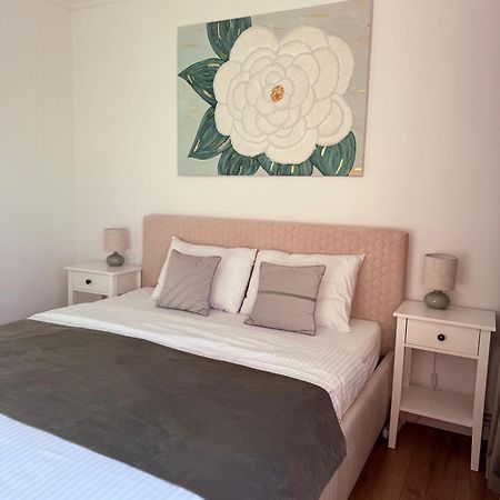 Aman 20 Apartment Крайова Екстериор снимка
