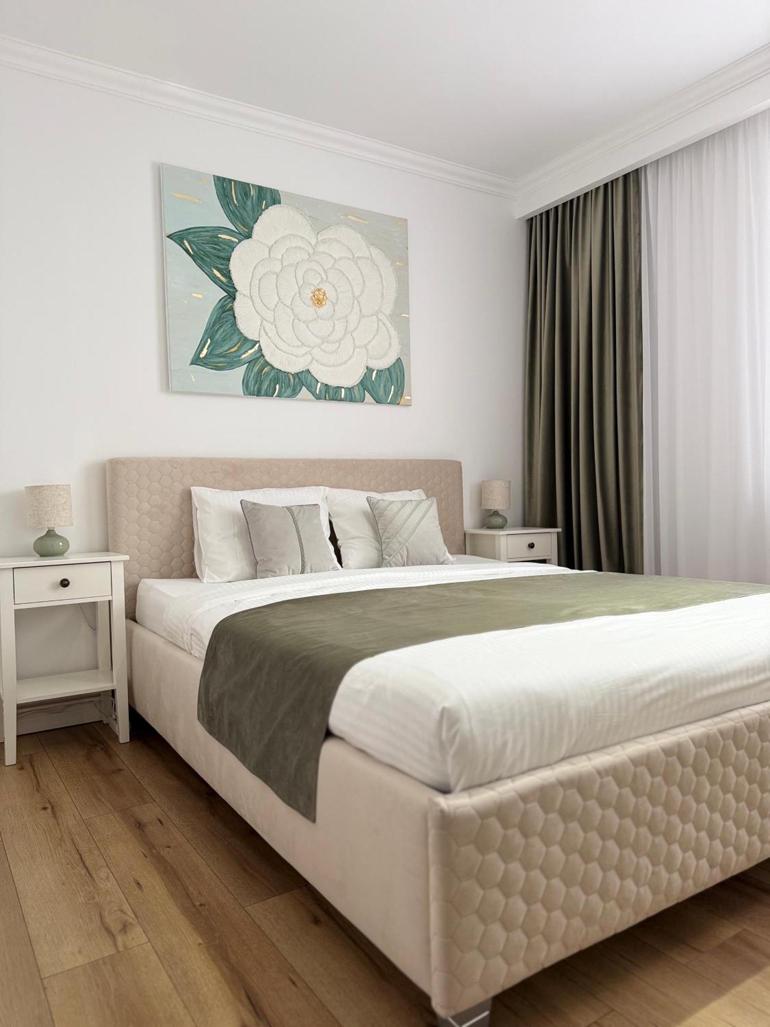 Aman 20 Apartment Крайова Екстериор снимка